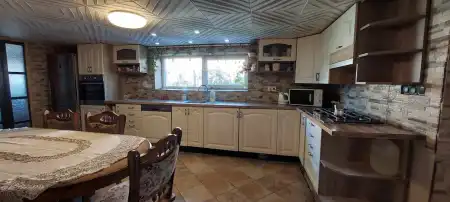 Eladó családi ház, Apc 4+2 szoba 160 m² 31.9 M Ft